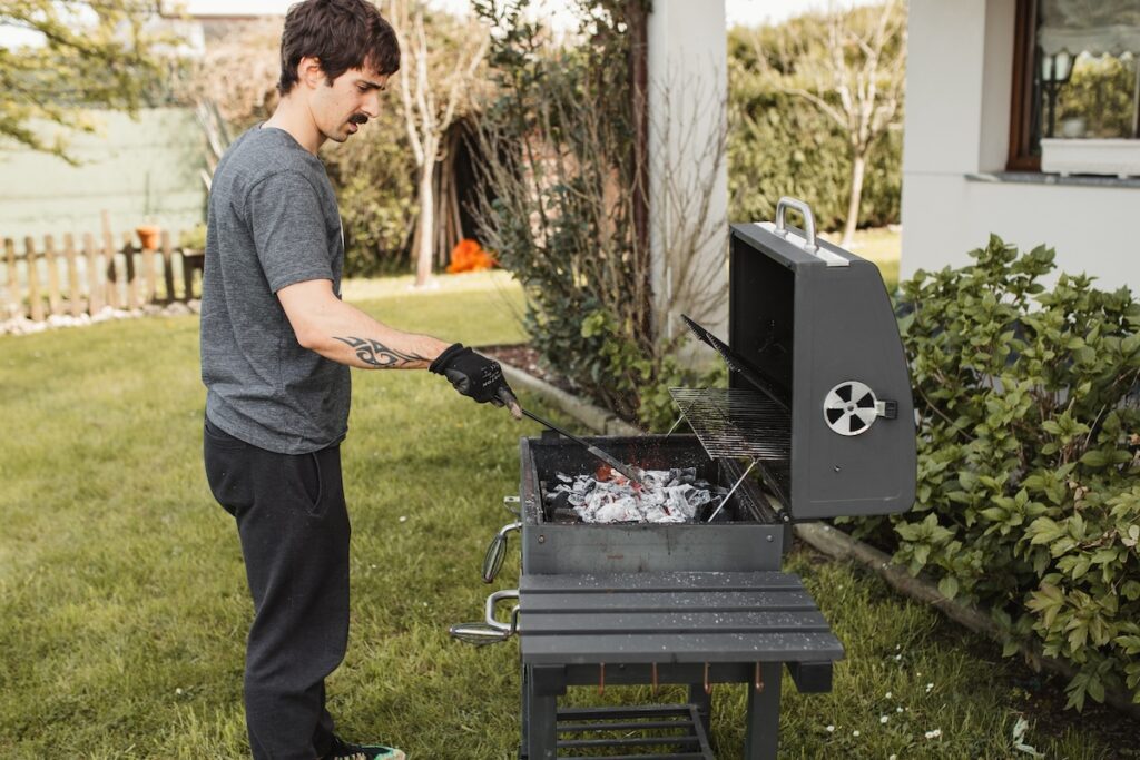 cleaning-ashes-GettyImages-1214687762.jpg
