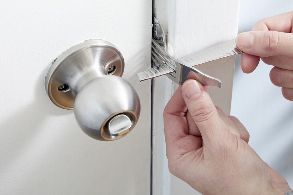 how-to-lock-a-door-without-a-lock_feature.jpg