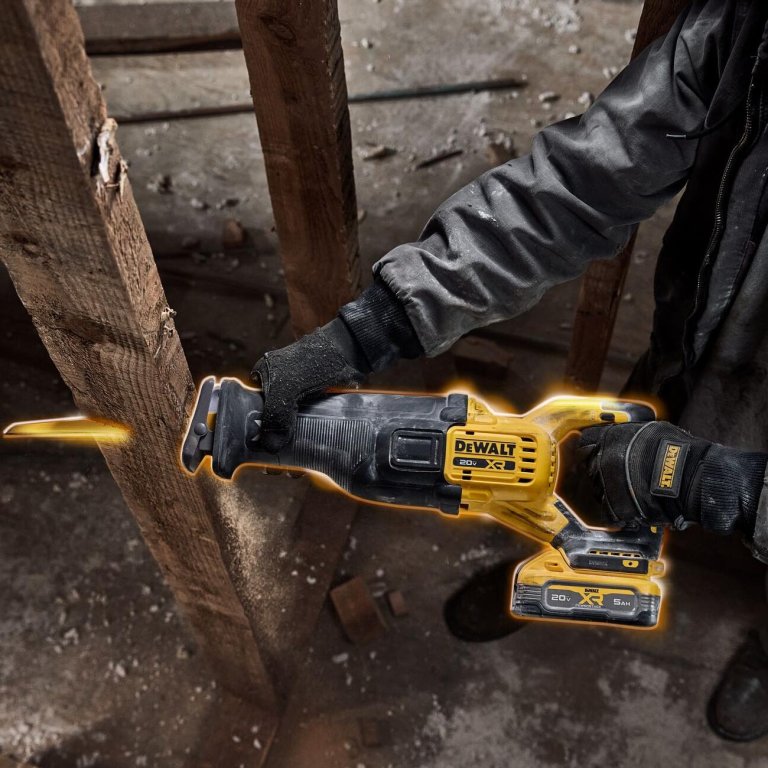 Бесщеточная сабельная пила DeWalt BOGO DeWalt XR 20V Max от Lowe