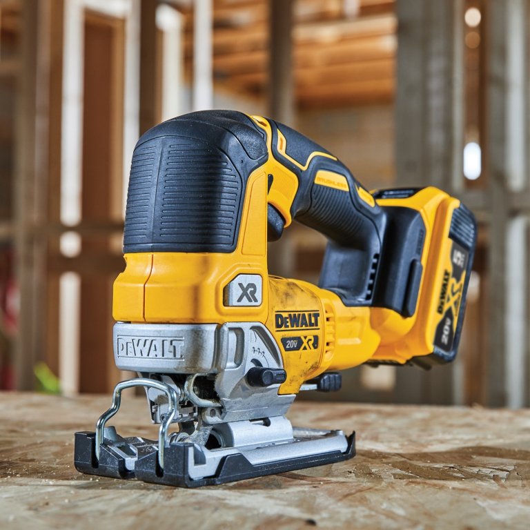 Предложения Lowe Бесщеточный аккумуляторный лобзик DEWALT XR 20V MAX