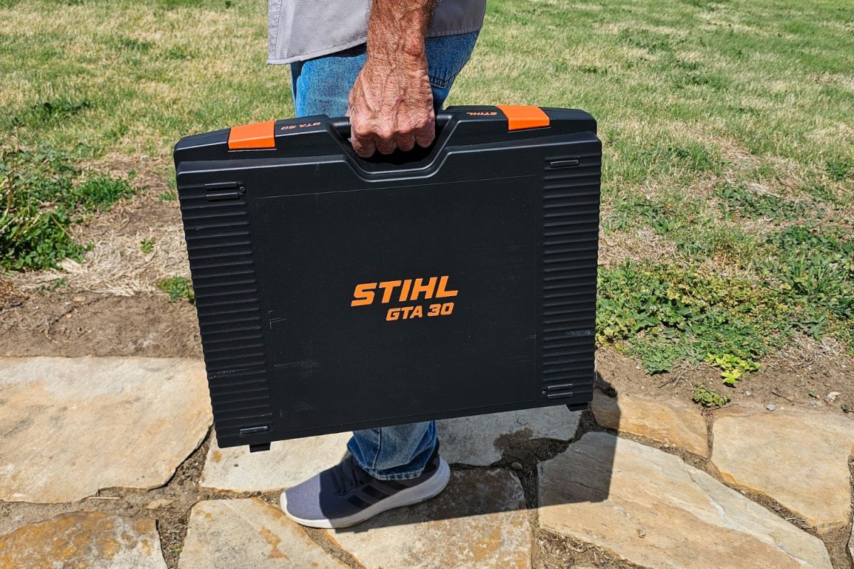 Stihl GTA 30 в жестком кейсе с ручкой.